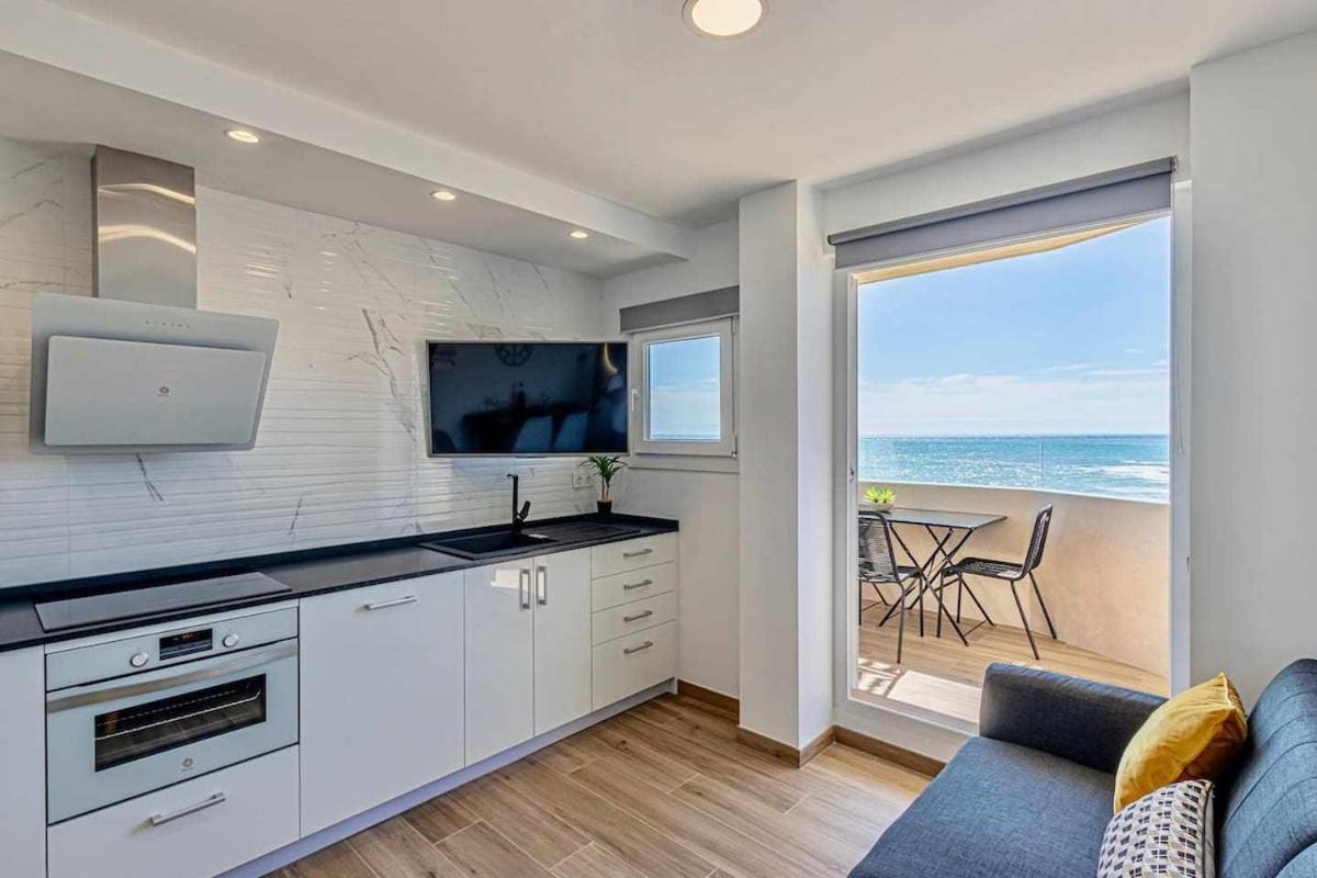 797 Holiday Rentals - Benalbeach- Moderno Piso Para 5 Con Vistas Al Mar Benalmádena Buitenkant foto
